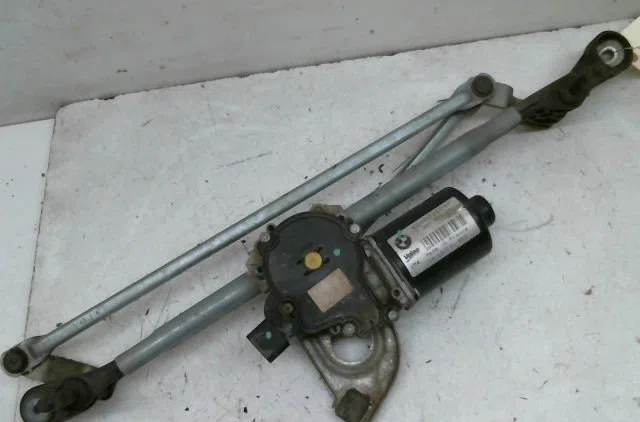 Moteur essuie-glace avant Bmw 1 (F20) 118 d (2011-2015) occasion