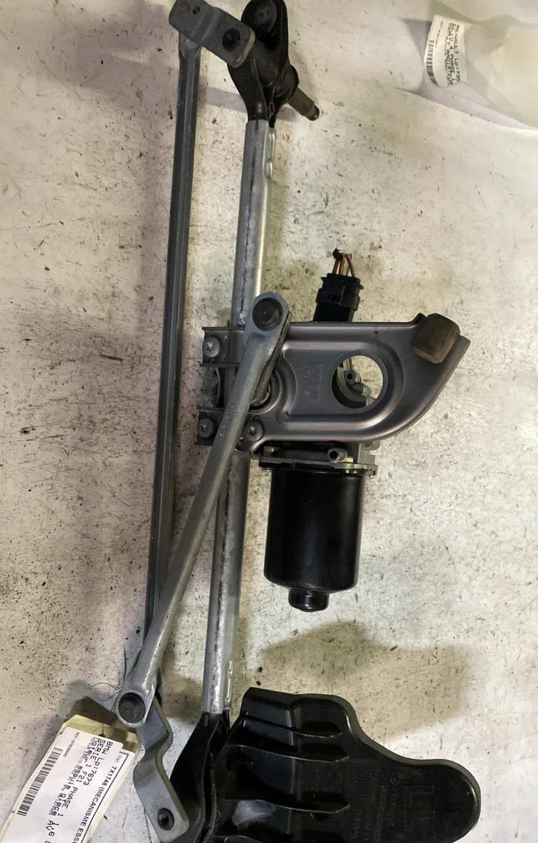 Moteur essuie-glace avant Bmw 1 (F21) 114 d (2012) occasion