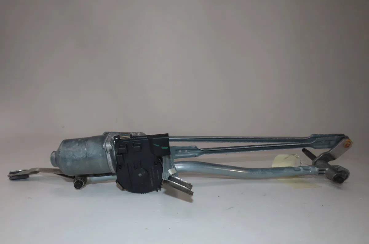 Moteur essuie-glace avant Bmw 1 (F40) 116 d (2019) occasion