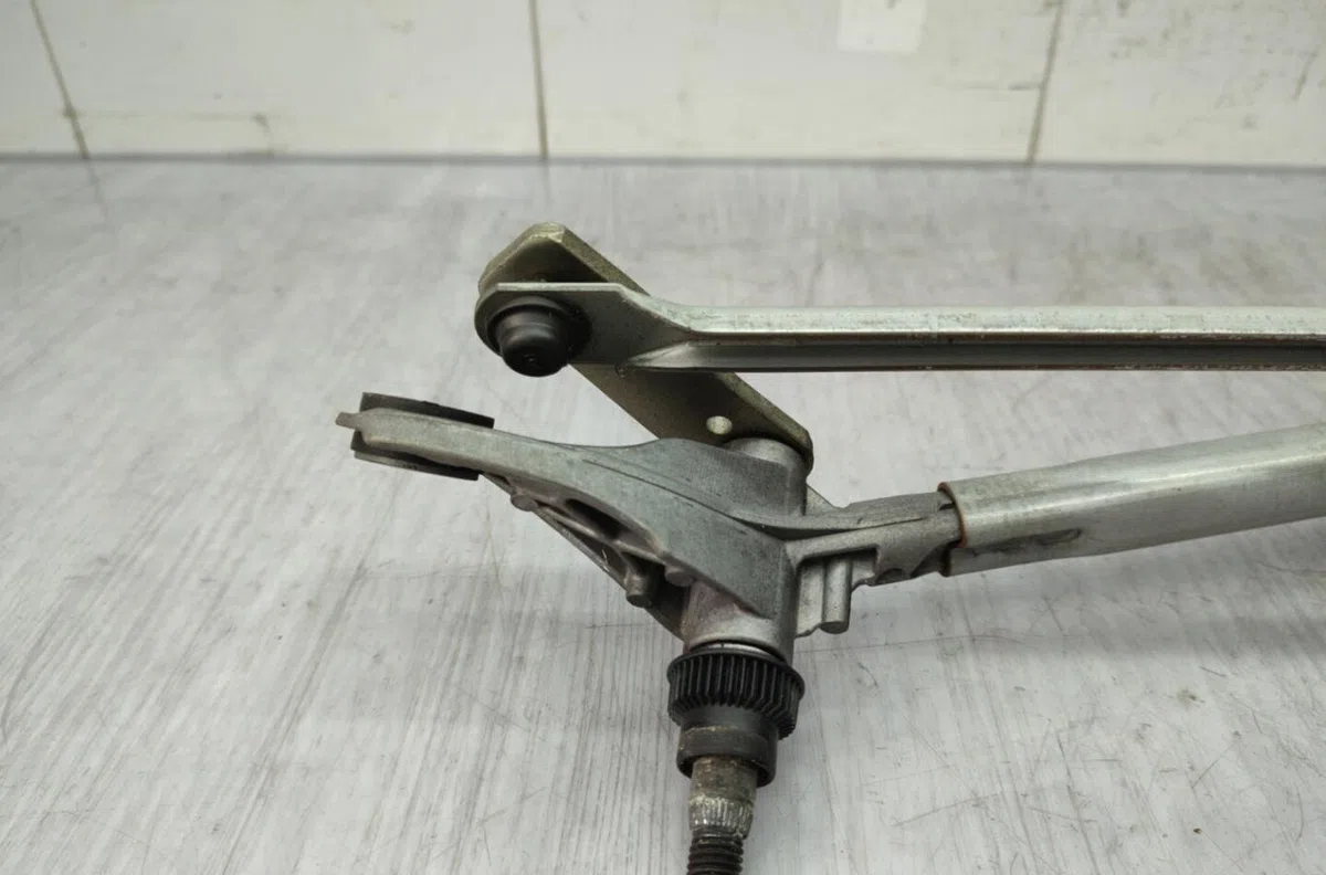 Moteur essuie-glace avant BMW SERIE 3 E91 TOURING PHASE 1 BREAK occasion