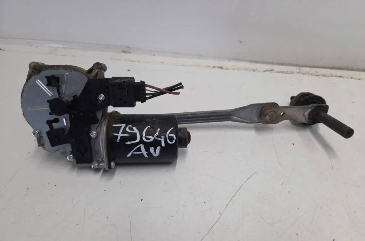 Moteur essuie-glace avant BMW SERIE 5 E61 TOURING PHASE 1 BREAK occasion