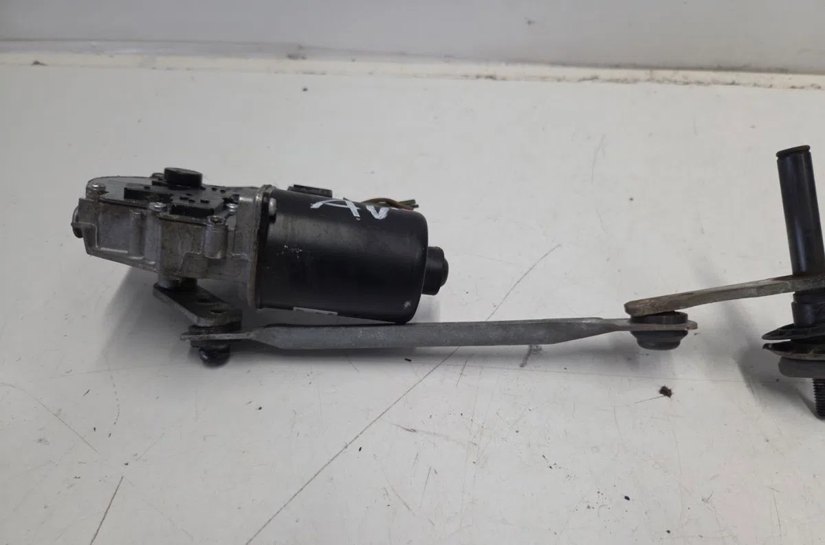 Moteur essuie-glace avant BMW SERIE 5 E61 TOURING PHASE 1 BREAK occasion