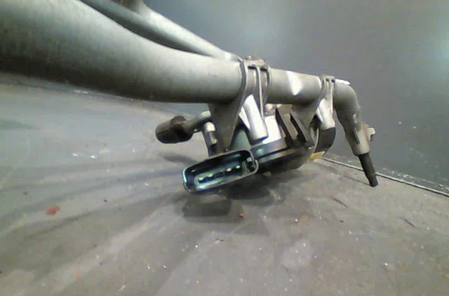 Moteur essuie-glace avant Citroen C3 II (SC_) 1.4 hdi 70 (sc8hzc, sc8hr0, sc8hp4) (2009) 5 portes occasion