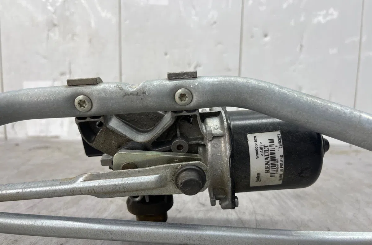 Moteur essuie-glace avant DACIA DUSTER 2 SOCIETE PHASE 1 occasion