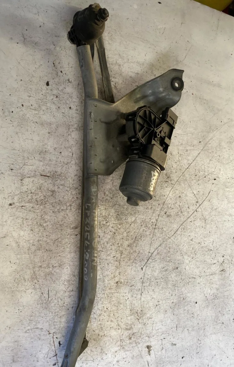 Moteur essuie-glace avant Dacia LOGAN MCV (KS_) 1.5 dci (ks0k) (2007) occasion