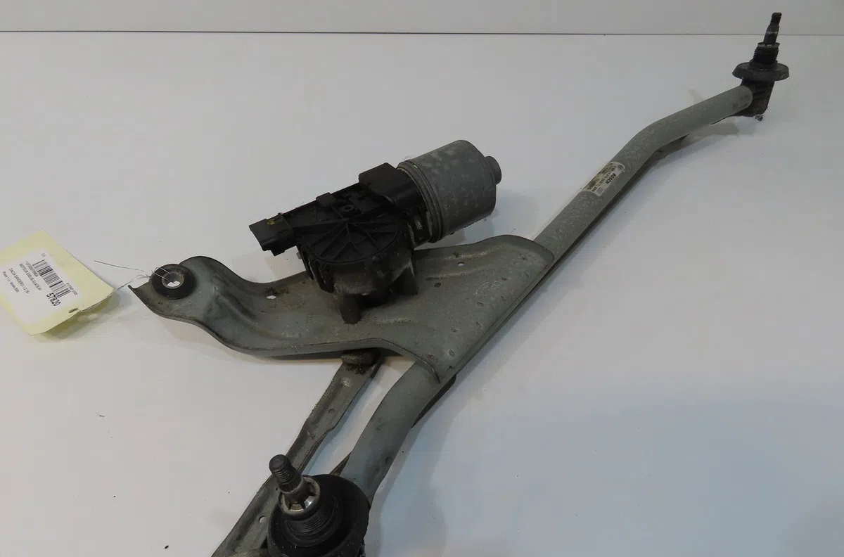 Moteur essuie-glace avant Dacia SANDERO 1.2 16v (2008) 5 portes occasion