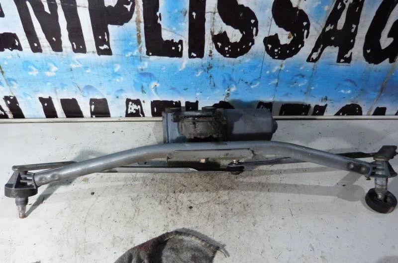 Moteur essuie-glace avant FORD FIESTA 4 PHASE 1 occasion