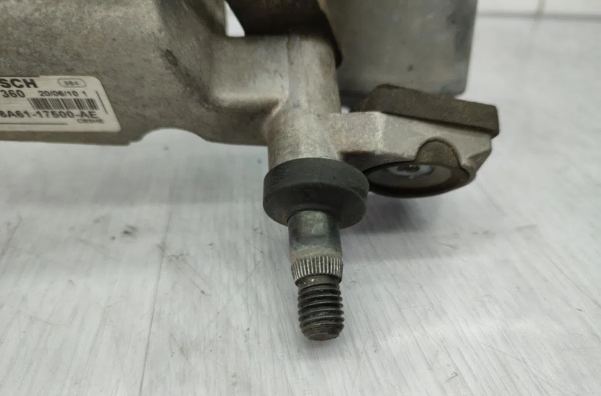 Moteur essuie-glace avant FORD FIESTA 6 PHASE 1 occasion