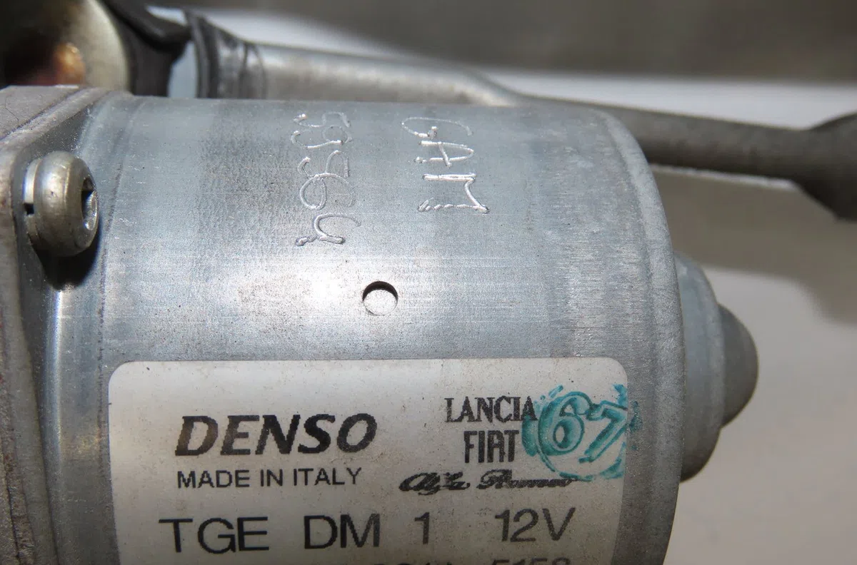 Moteur essuie-glace avant Ford KA (RU8) 1.3 tdci (2008-2016) occasion