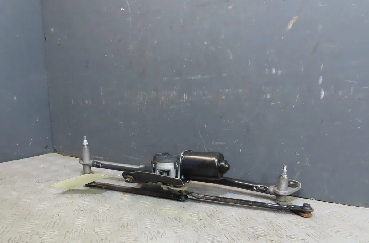 Moteur essuie-glace avant Hyundai COUPE II (GK) 2.0 (2002-2009) occasion