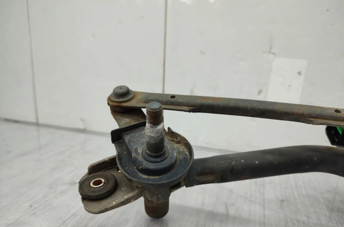 Moteur essuie-glace avant HYUNDAI I 10 1 PHASE 1 occasion