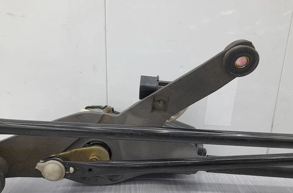 Moteur essuie-glace avant KIA CARENS 3 occasion