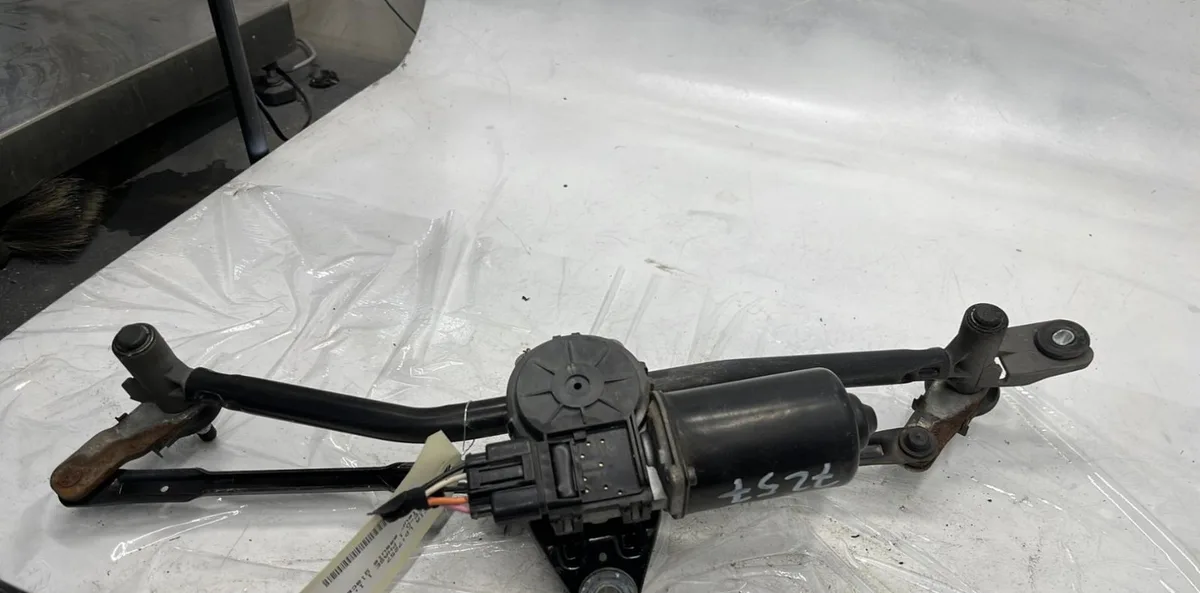 Moteur essuie-glace avant Kia CEE'D 3-5 portes (ED) 1.6 crdi 90 (2006-2012) occasion