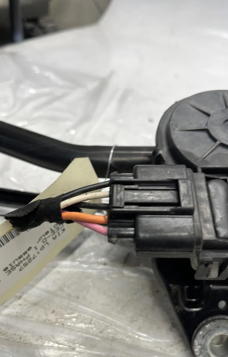 Moteur essuie-glace avant Kia CEE'D 3-5 portes (ED) 1.6 crdi 90 (2006-2012) occasion