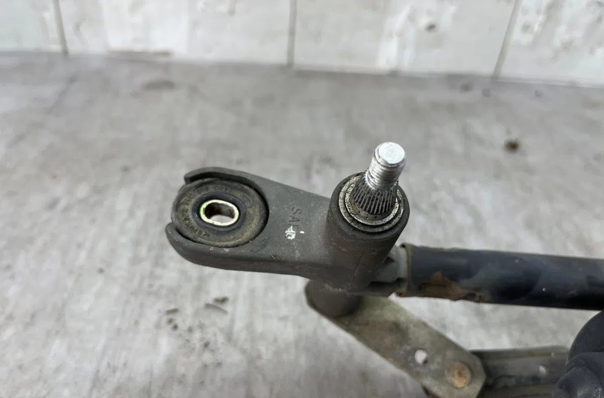 Moteur essuie-glace avant KIA PICANTO 1 PHASE 1 occasion