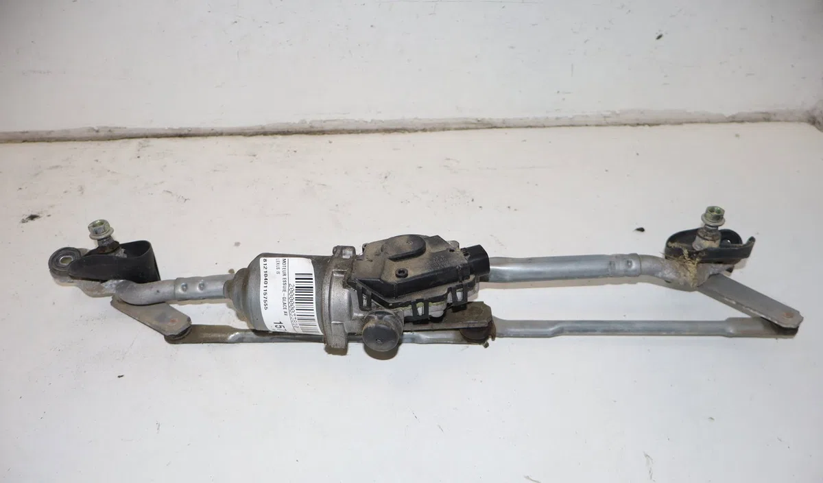 Moteur essuie-glace avant Lexus IS II (_E2_) 220d (ale20) (2005-2012) occasion