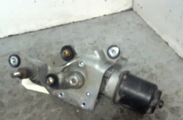 Moteur essuie-glace avant Mazda 2 (DY) 1.4 cd (2003-2007) occasion