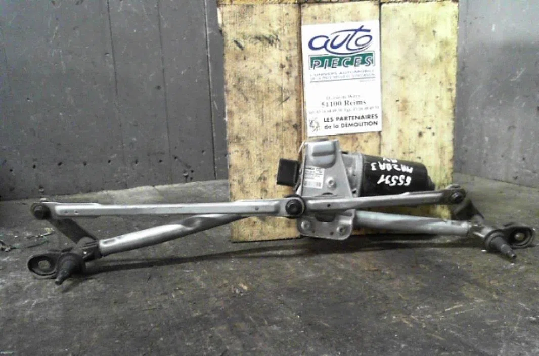 Moteur essuie-glace avant MAZDA 3 1 3 1 PHASE 2 occasion