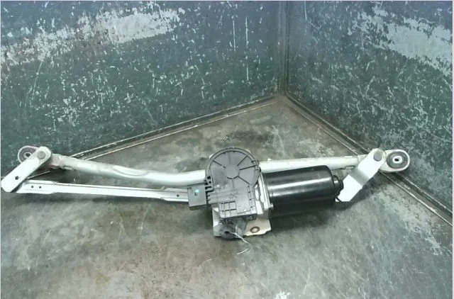 Moteur essuie-glace avant Mazda 3 (BK) 1.6 di turbo (2004-2009) occasion
