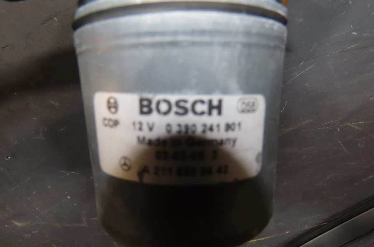 Moteur essuie-glace avant Mercedes-benz CLASSE E (W211) E 270 cdi (211.016) (2002-2008) occasion