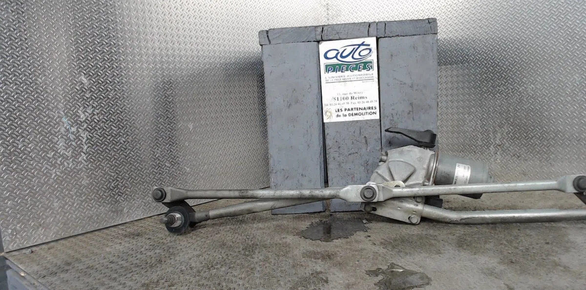 Moteur essuie-glace avant Mercedes-benz SPRINTER 3-t Camionnette (B906) 210 cdi (906.611, 906.613) (2009) occasion