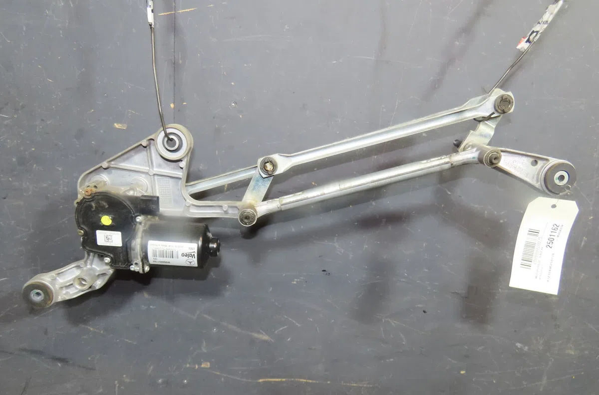 Moteur essuie-glace avant Mercedes-benz VITO Camionnette (W447) 109 cdi (447.601, 447.603, 447.605) (2014) occasion