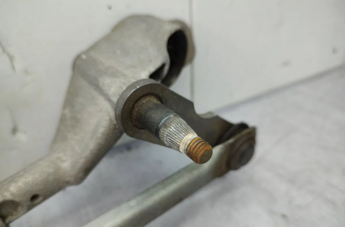 Moteur essuie-glace avant MERCEDES CLASSE A 169 PHASE 1 occasion