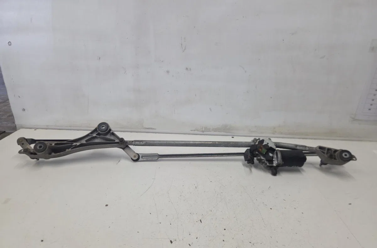 Moteur essuie-glace avant MERCEDES CLASSE A 169 PHASE 1 occasion