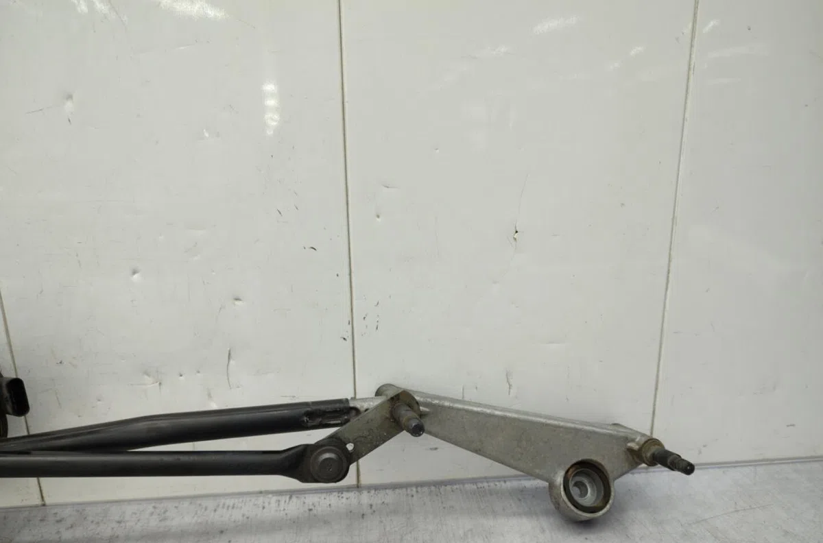 Moteur essuie-glace avant MERCEDES CLASSE A 176 PHASE 1 occasion