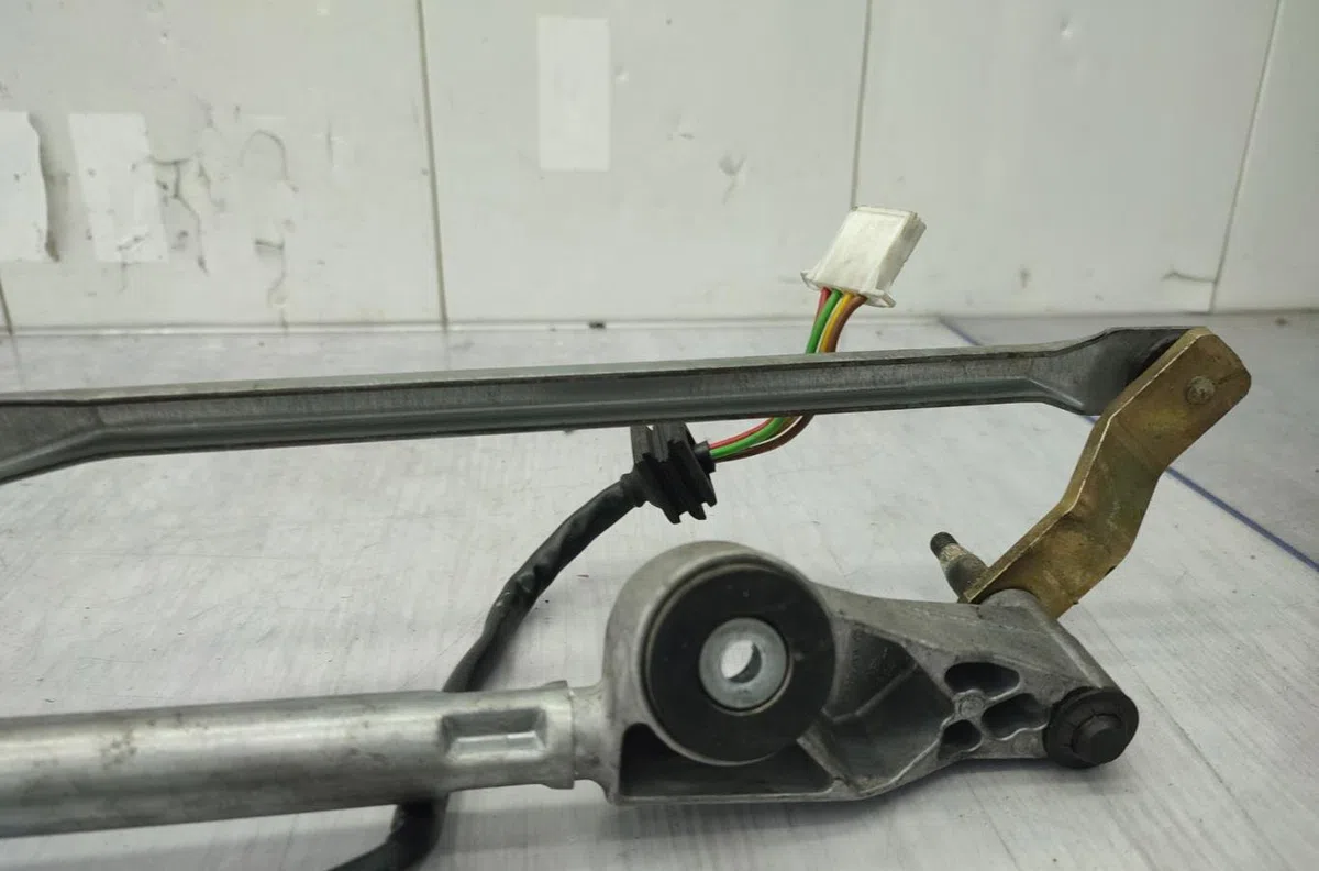 Moteur essuie-glace avant MERCEDES CLASSE C 203 PHASE 1 occasion