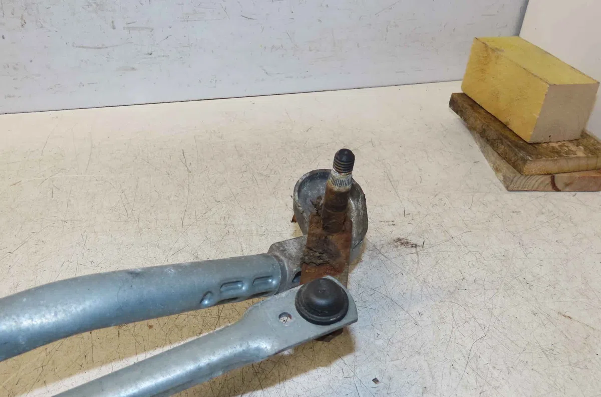 Moteur essuie-glace avant MERCEDES CLASSE C III occasion