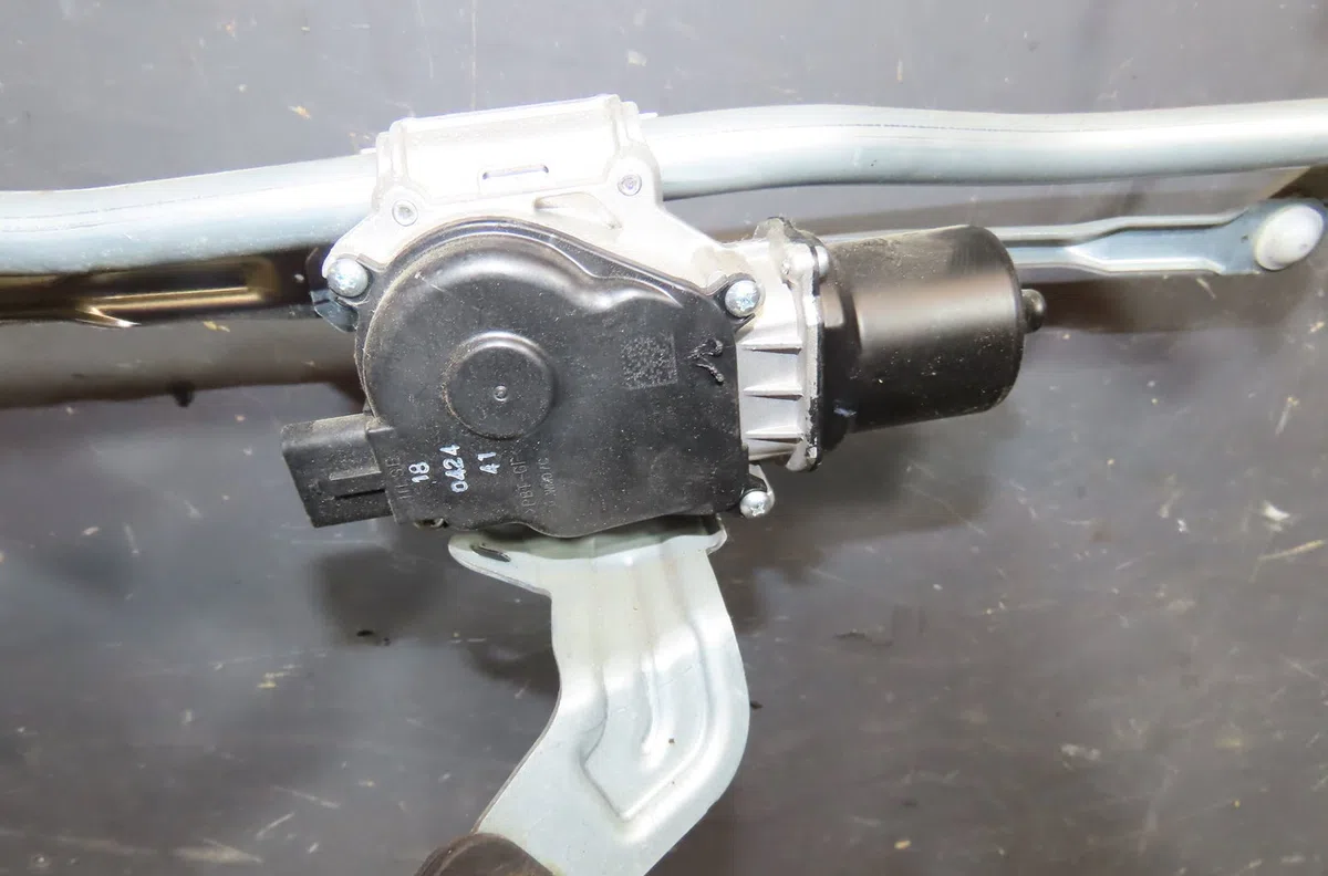 Moteur essuie-glace avant Mini MINI COUNTRYMAN (F60) Cooper (2016) occasion