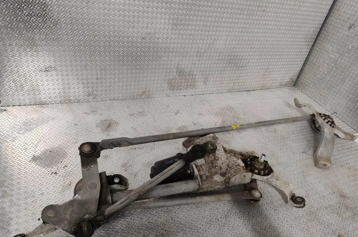 Moteur essuie-glace avant MITSUBISHI GRANDIS GRANDIS occasion