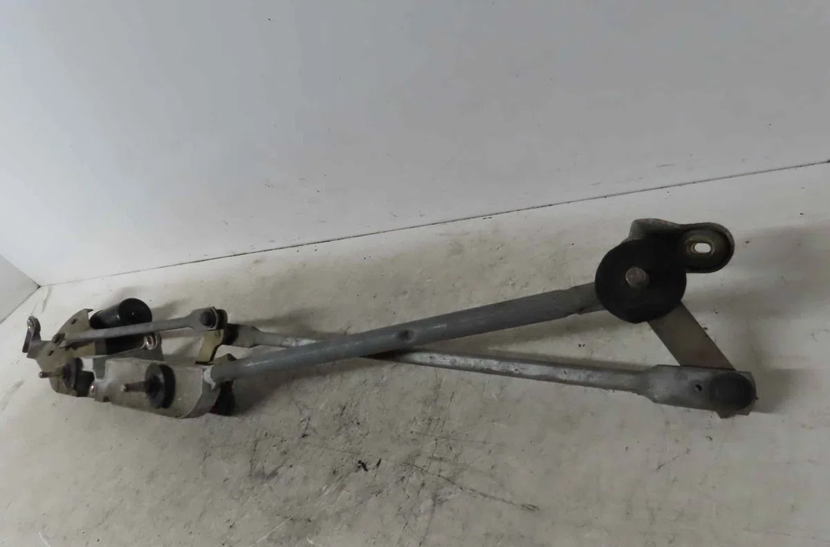 Moteur essuie-glace avant NISSAN ALMERA TINO occasion