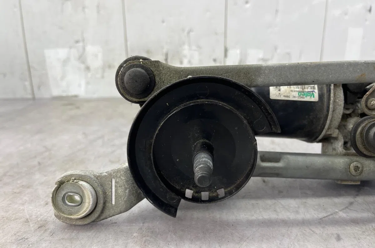Moteur essuie-glace avant NISSAN JUKE 1 PHASE 2 occasion