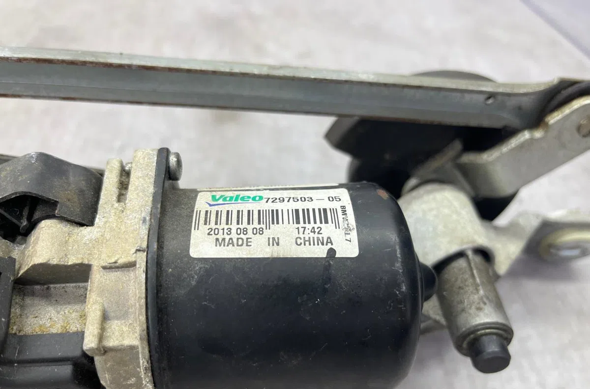 Moteur essuie-glace avant NISSAN JUKE 1 PHASE 2 occasion