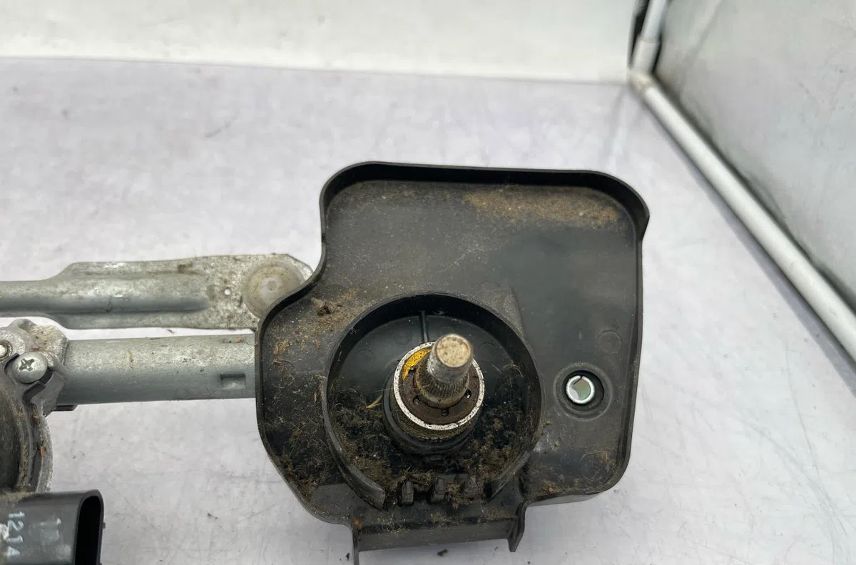 Moteur essuie-glace avant NISSAN MICRA 5 occasion