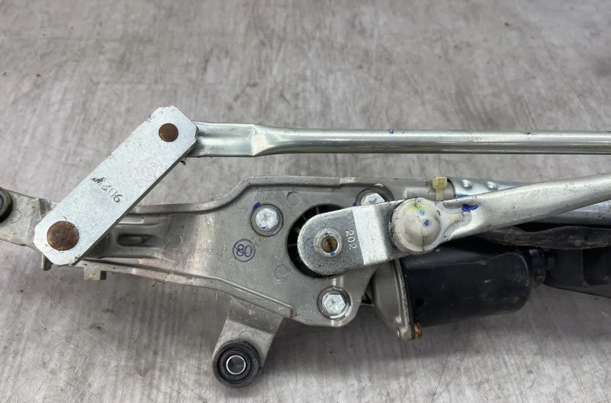 Moteur essuie-glace avant NISSAN PIXO occasion