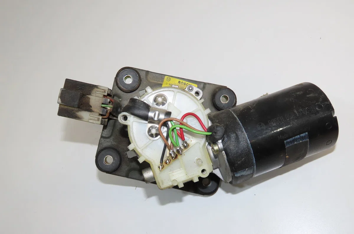 Moteur essuie-glace avant Nissan TERRANO II (R20) 3.0 di 4wd (2002-2007) occasion
