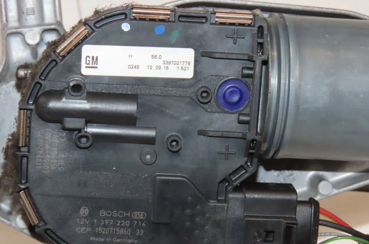 Moteur essuie-glace avant Opel ASTRA K (B16) 1.4 turbo (68) (2015) occasion