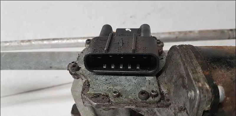 Moteur essuie-glace avant OPEL CORSA III occasion
