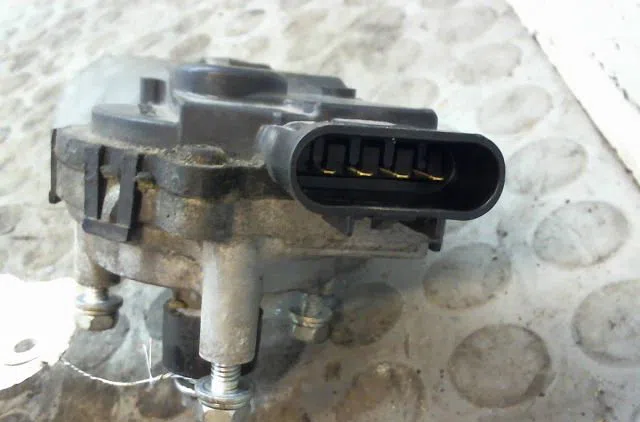 Moteur essuie-glace avant Opel INSIGNIA A (G09) 2.0 cdti (68) (2008-2017) occasion