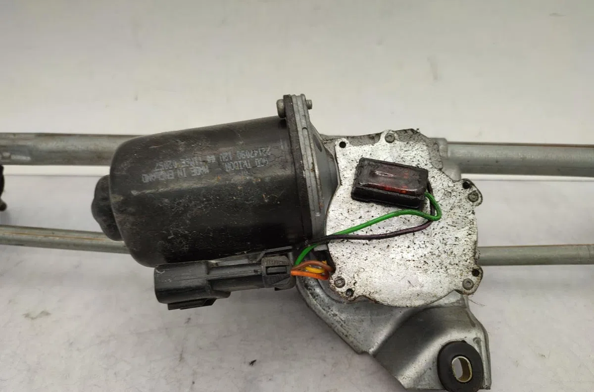Moteur essuie-glace avant OPEL TIGRA 1 COUPE occasion