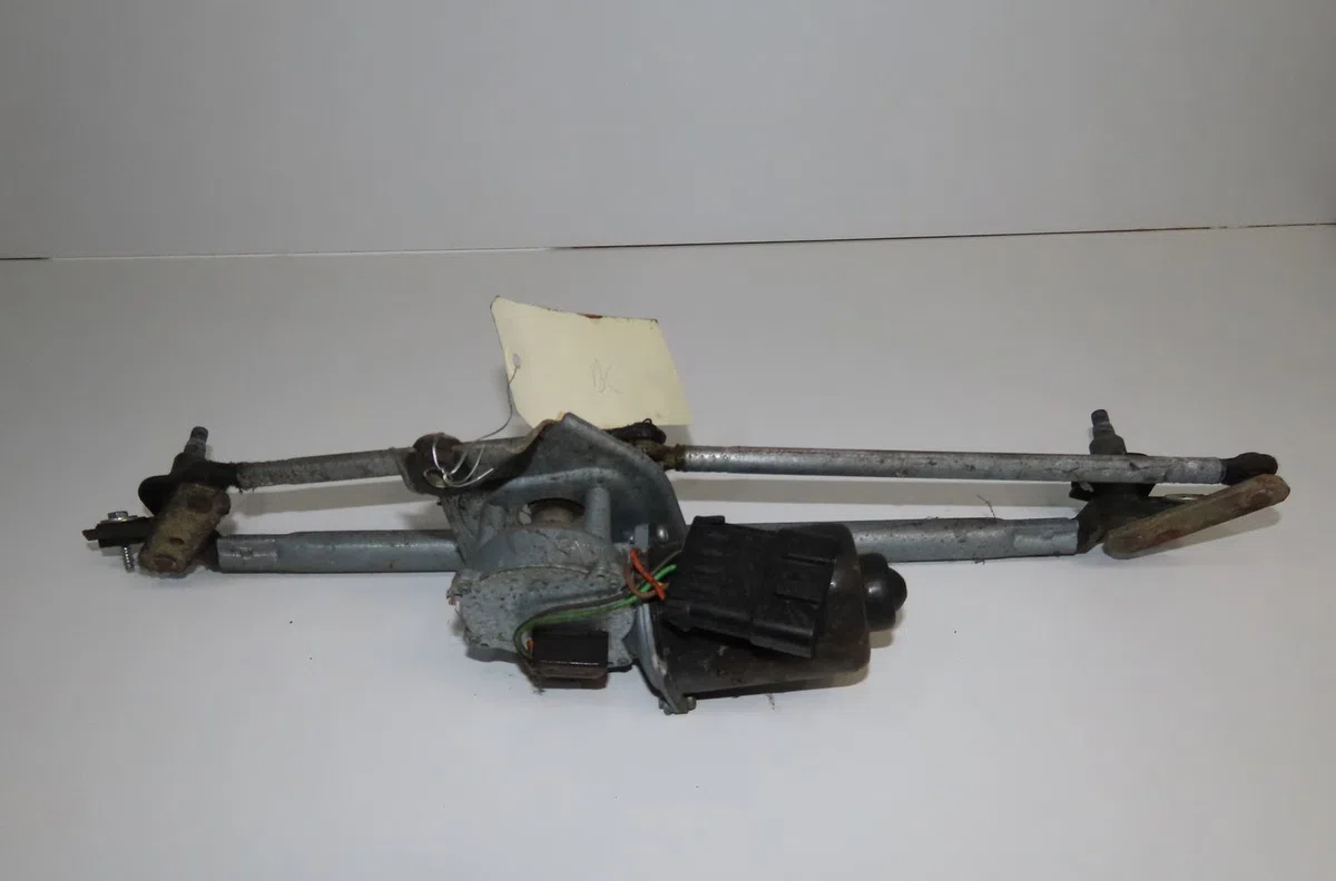 Moteur essuie-glace avant Opel TIGRA (S93) 1.4 16v (f07) (1994-2000) occasion