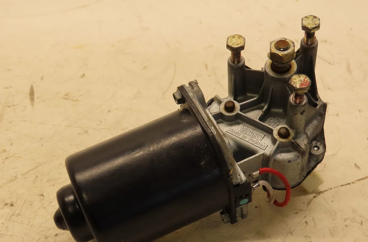 Moteur essuie-glace avant Peugeot 106 II (1A_, 1C_) 1.4 i (1996-2004) occasion