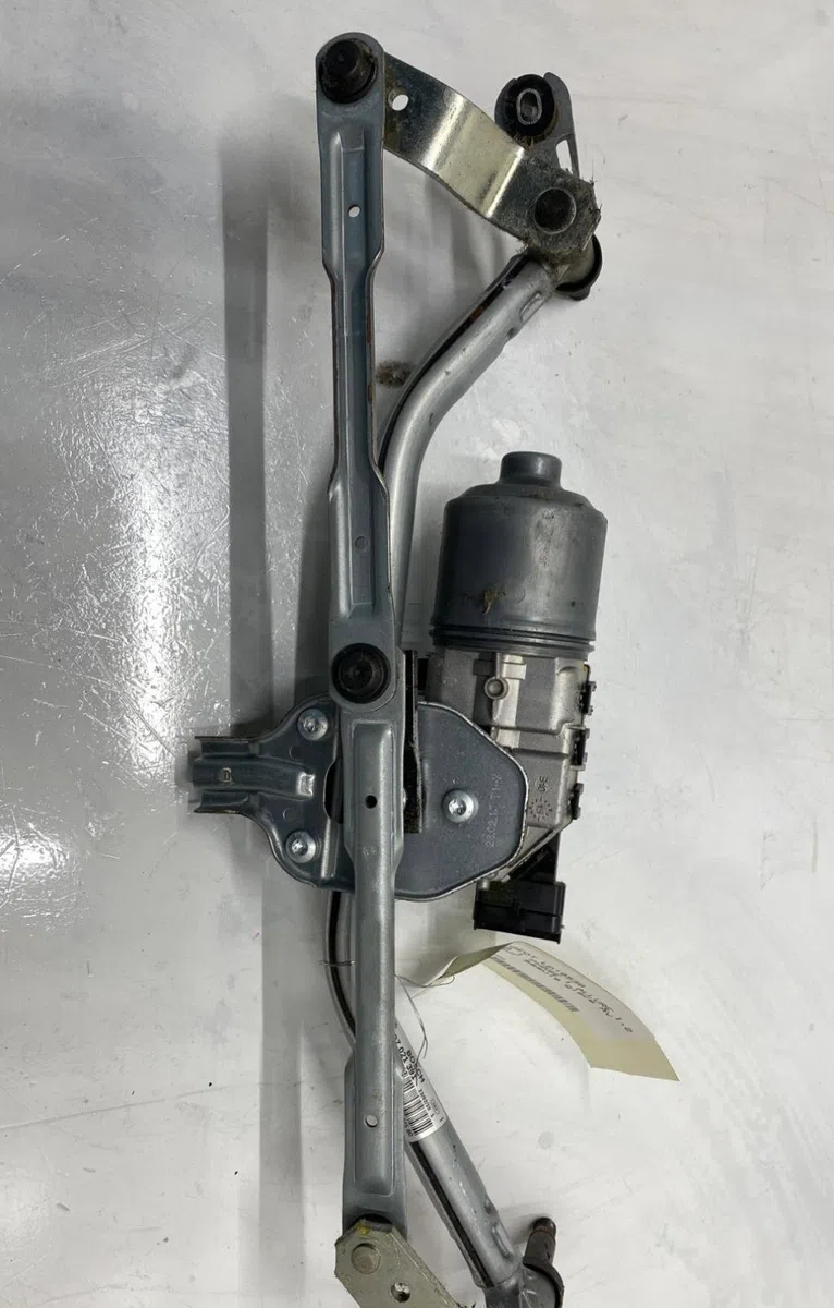 Moteur essuie-glace avant Peugeot 2008 I (CU_) 1.2 thp 110 - puretech 110 (2015) 5 portes occasion