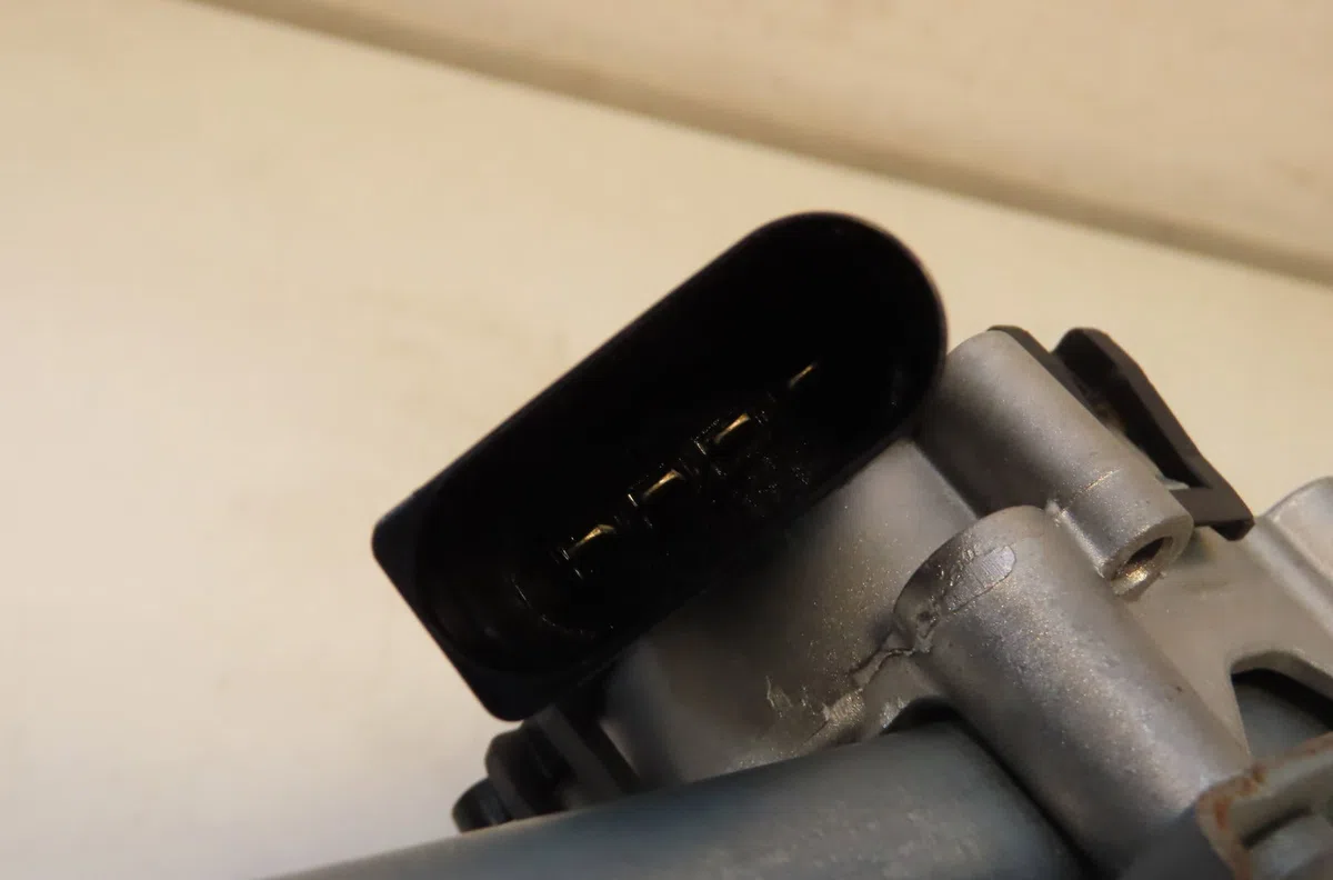 Moteur essuie-glace avant Peugeot 2008 II (UD_, US_, UY_, UK_) E-2008 (2019) occasion
