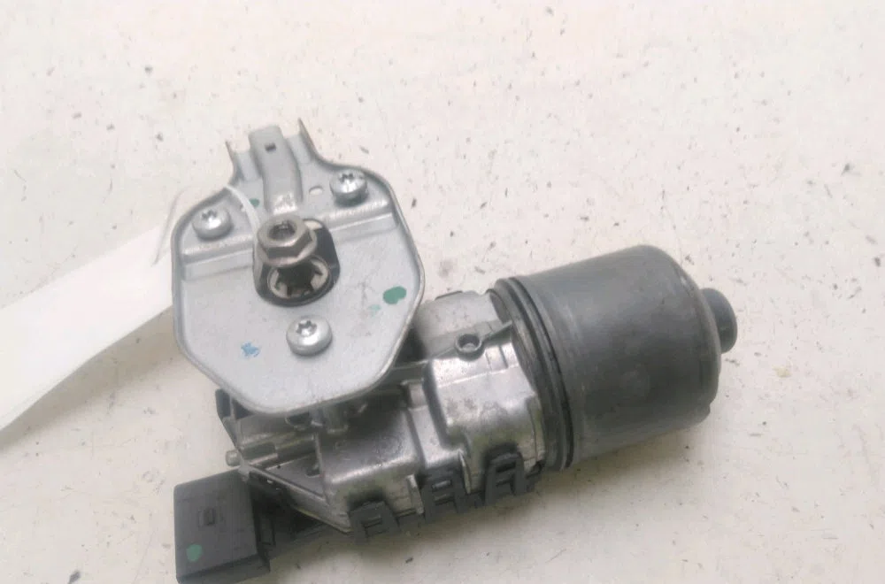 Moteur essuie-glace avant Peugeot 208 I (CA_, CC_) 1.6 bluehdi 120 (2013) occasion