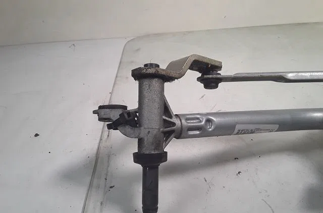 Moteur essuie-glace avant Peugeot 208 I (CA_, CC_) 1.6 hdi (2012) 5 portes occasion