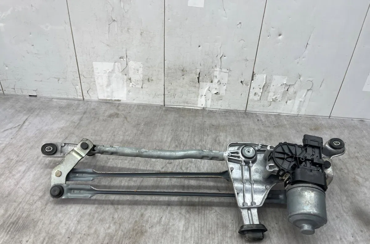 Moteur essuie-glace avant PEUGEOT 308 2 SW PHASE 2 BREAK occasion